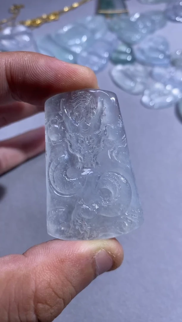 【闪购商品】翡翠颈饰未镶嵌龙牌8500