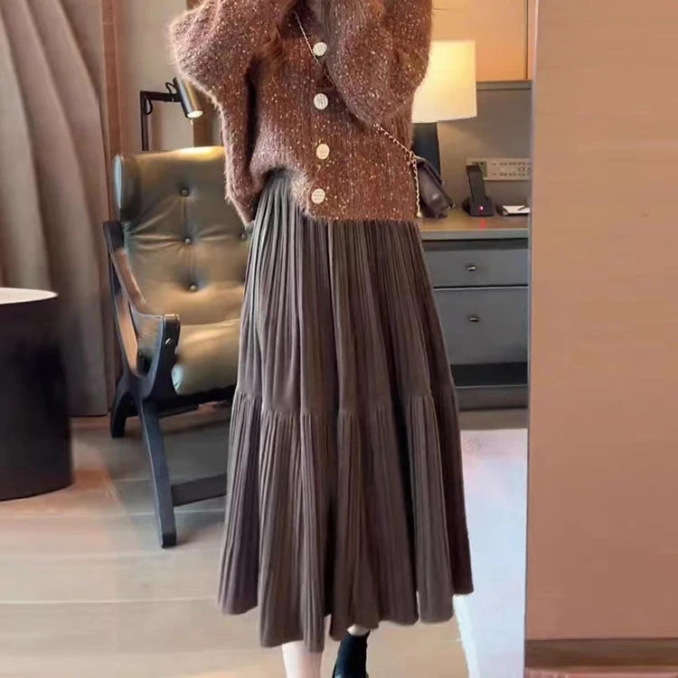 丝绒半身裙女2023秋冬新款a字显瘦百褶高腰遮胯中长款大摆裙