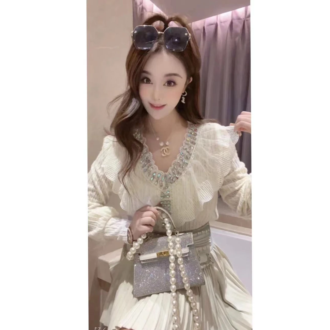 JY&JY橙子大大【一见钟情】重工缝钻气质V领蕾丝上衣 15484