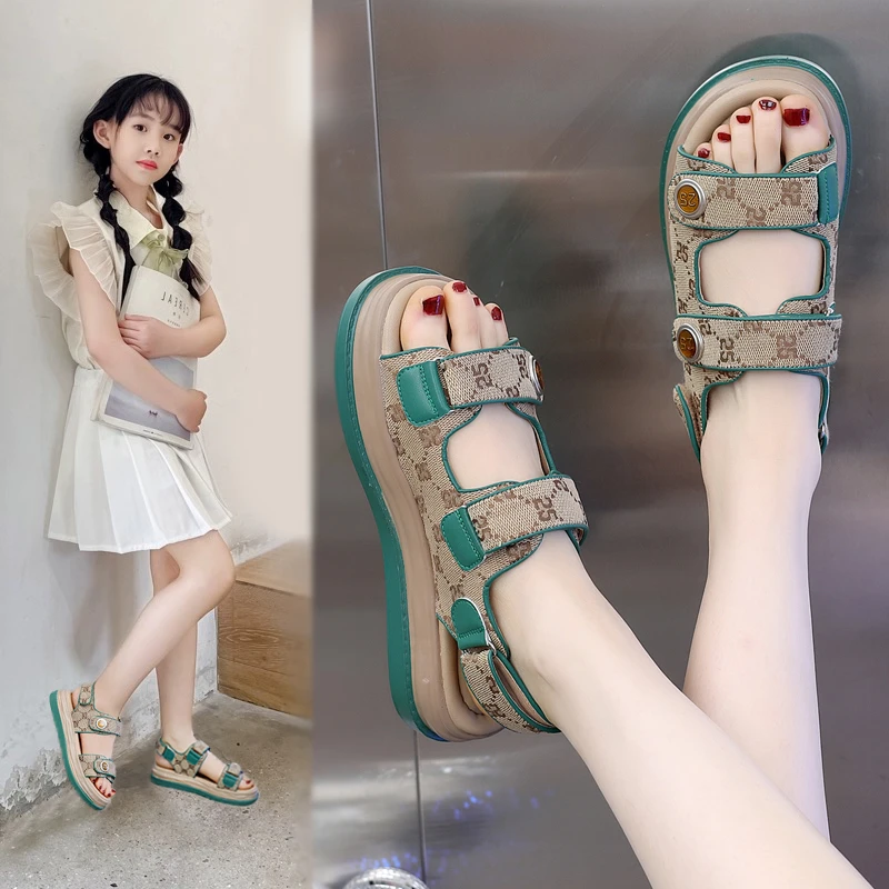 女童运动凉鞋女2024年夏新款中大童网红小香风休闲防滑平底沙滩鞋