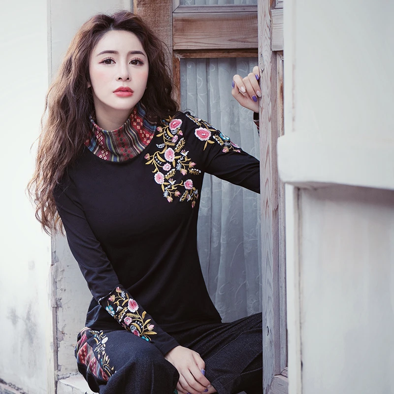 两人故事女装民族风春秋装绣花百搭修身上衣女高领黑色T恤TX0596