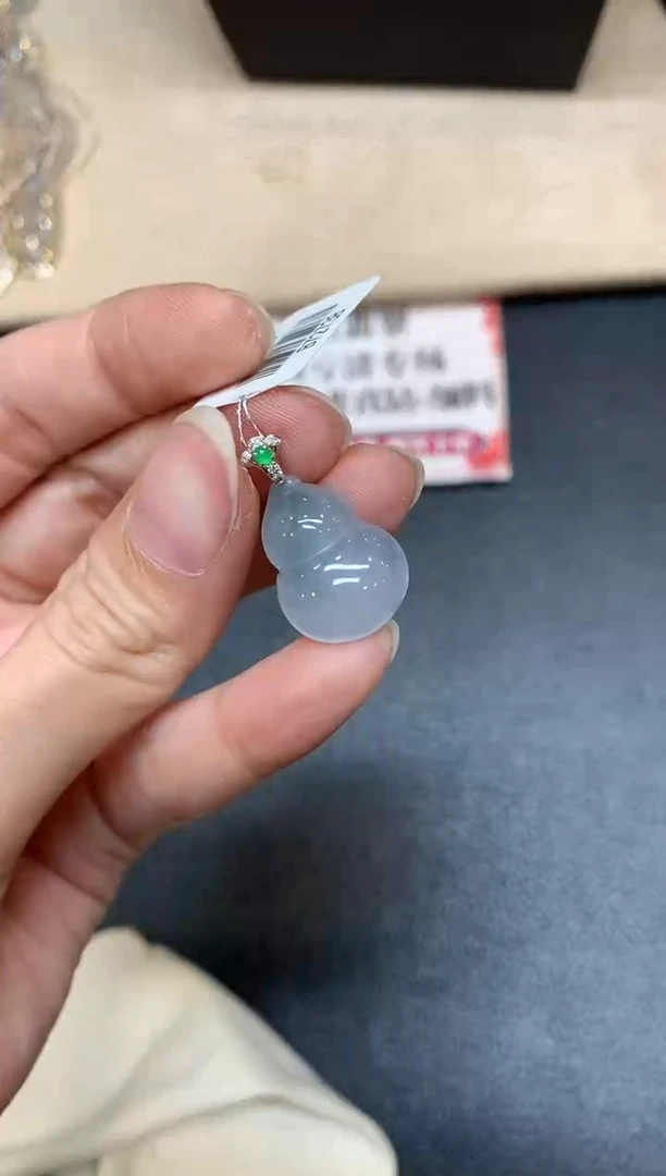 【闪购商品】翡翠吊坠(不含链)18K金镶嵌葫芦【无鉴赏期多样性发其一