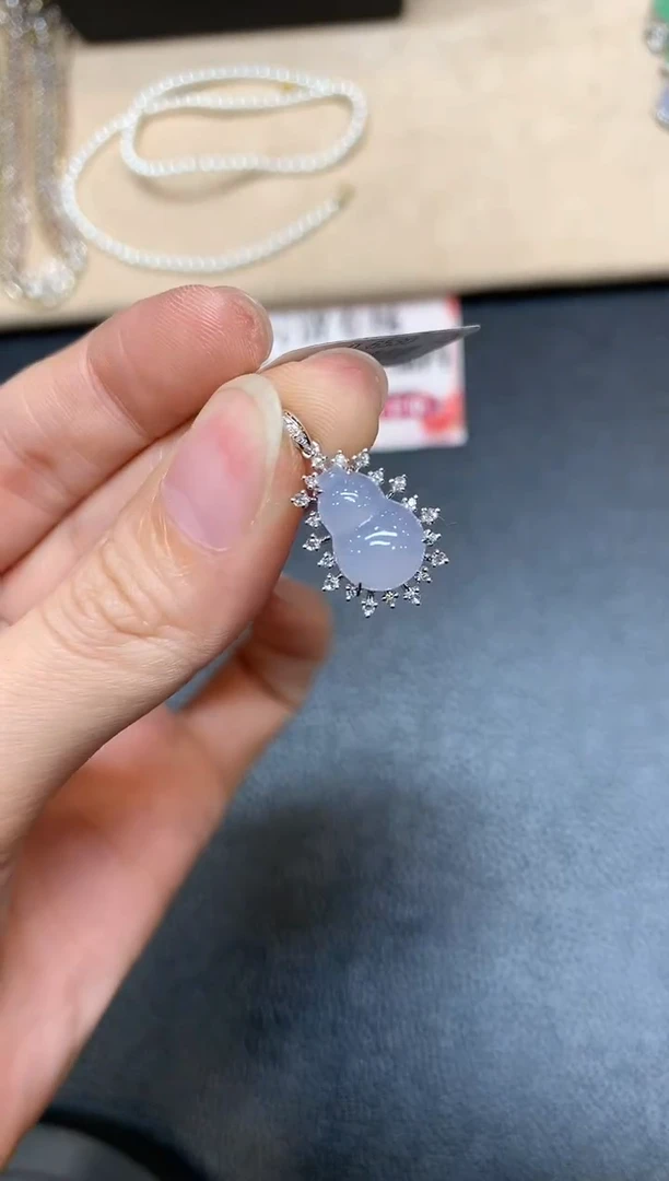 【闪购商品】翡翠吊坠(不含链)18K金镶嵌葫芦【无鉴赏期