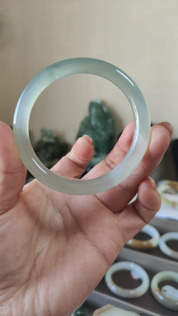 玉髓手镯完美漂亮