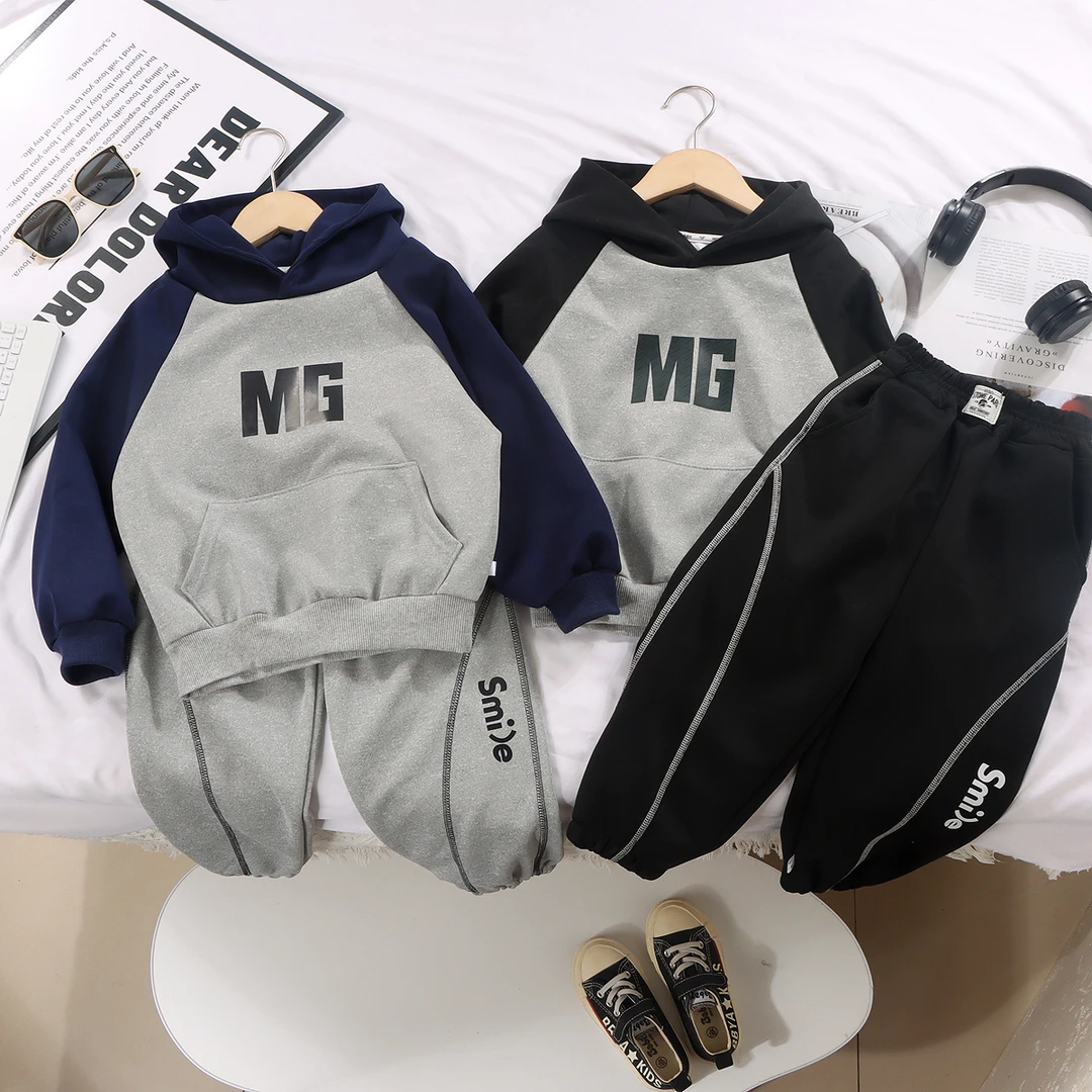儿童套装卫衣套装2024新款中大童春秋款运动男孩时尚拼接印花无骨