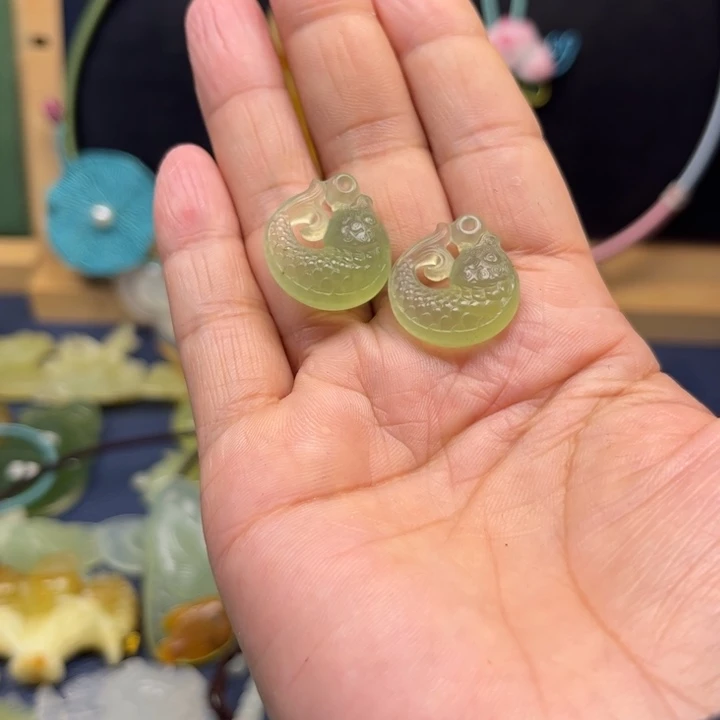 蛇纹石玉耳环合金徐