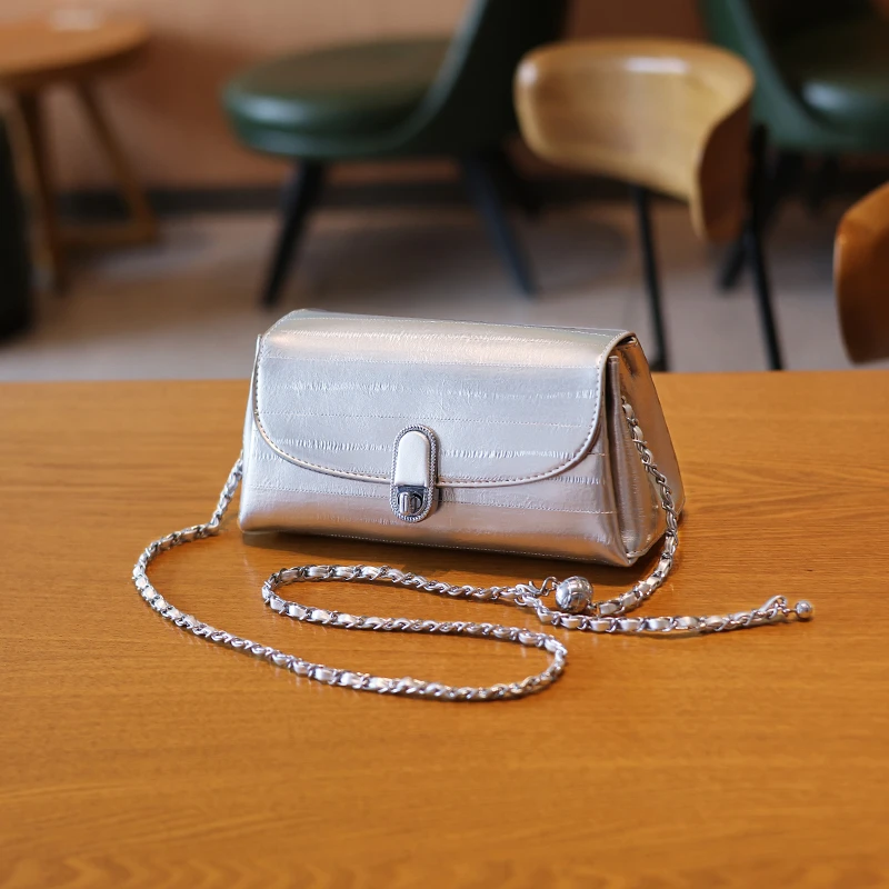 【MUEKA/茉妮卡】银色信封包女2024新小众高级感金球链条斜挎包