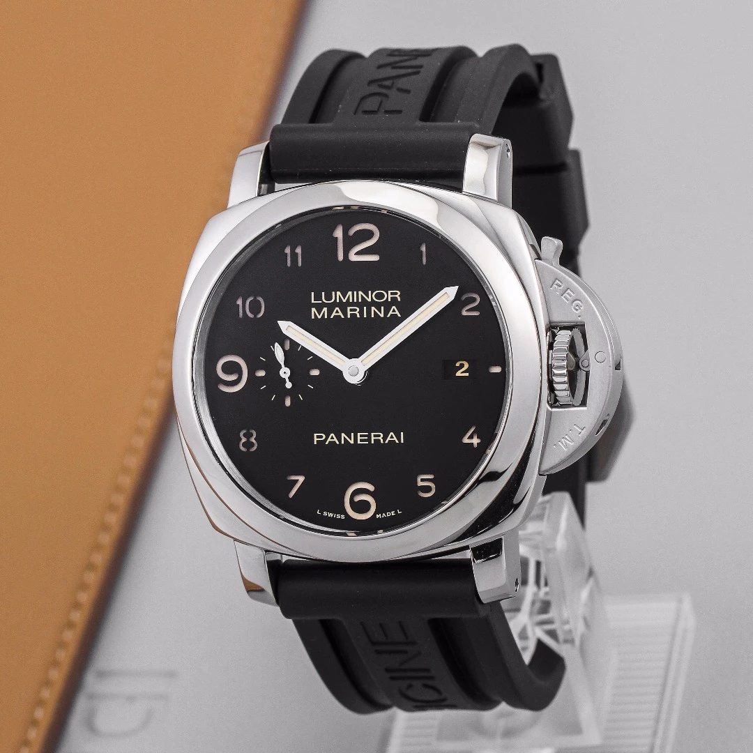 95新 Panerai/沛纳海 男表/庐米诺系列/单表/PAM00359/表扣后配