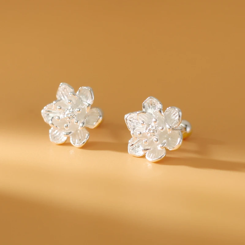 宜品嫣然 足银耳饰 999银耳钉精致花朵简约清新甜美蛇年新款纯银