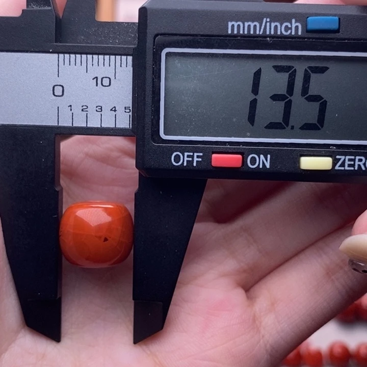 南红玛瑙配饰未镶嵌小微瑕不明显