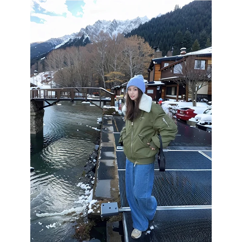 军绿色派克服冬季女装外套爆款2024新款加绒加厚女大学生情侣夹克