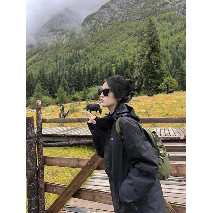 芙沿黑色登山冲锋衣外套女春秋季户外三合一网红情侣美式机能夹克