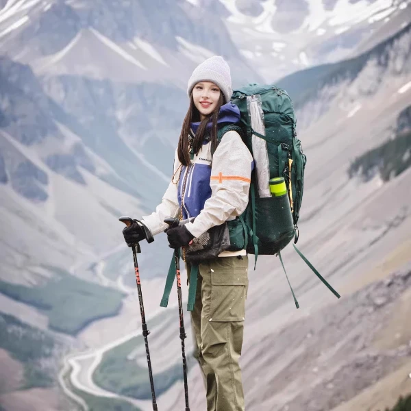 芙沿蓝白拼接冲锋衣外套女2025春秋新款户外三合一防风登山滑雪服