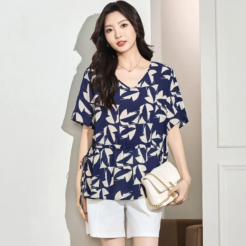 星梦情缘2025大码女装胖mm显瘦设计感v领气质百搭不规则上衣T恤