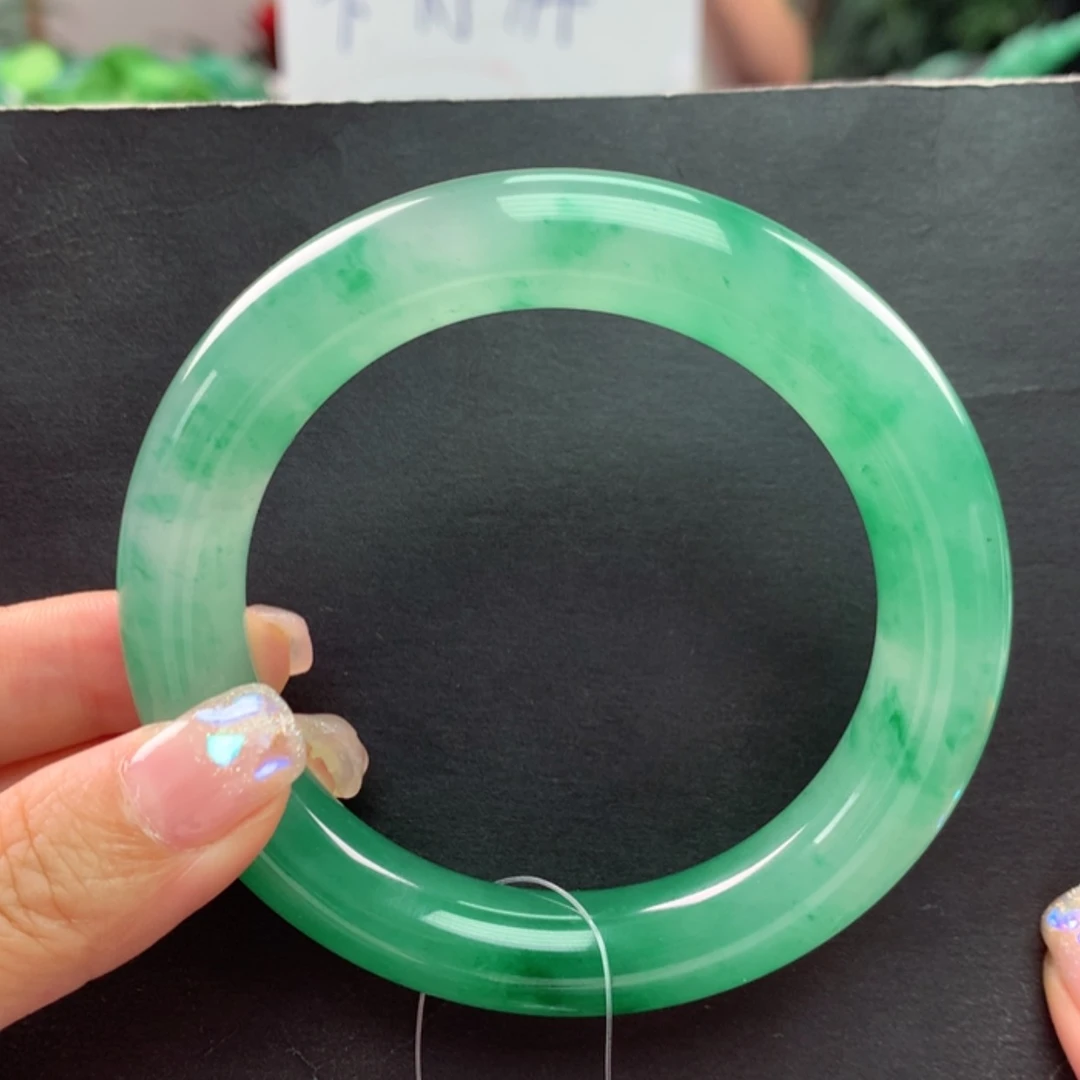 【闪购商品】石英质玉手镯未镶嵌鸟****园