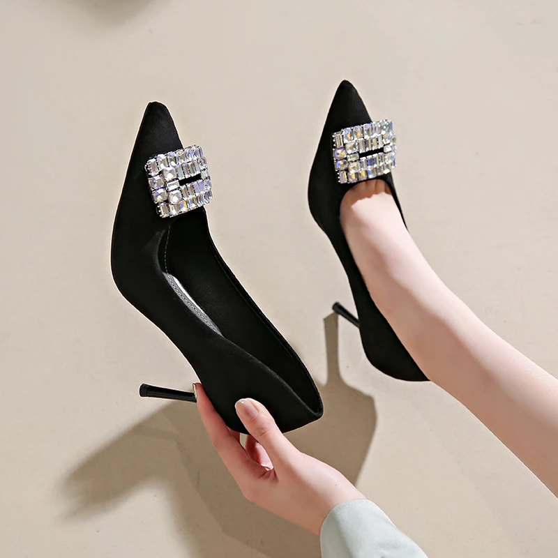 2025新款春季黑色绒面浅口高跟鞋女性感百搭细跟尖头法式水钻单鞋