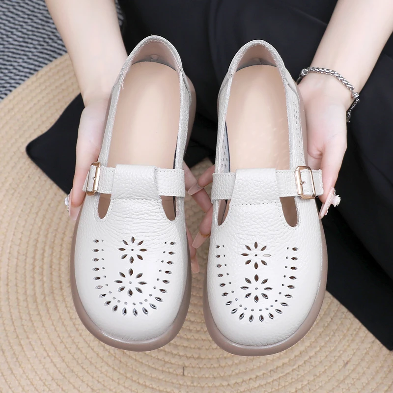 夏季真皮妈妈鞋头层牛皮中年镂空女鞋舒适透气包头凉鞋女洞洞鞋