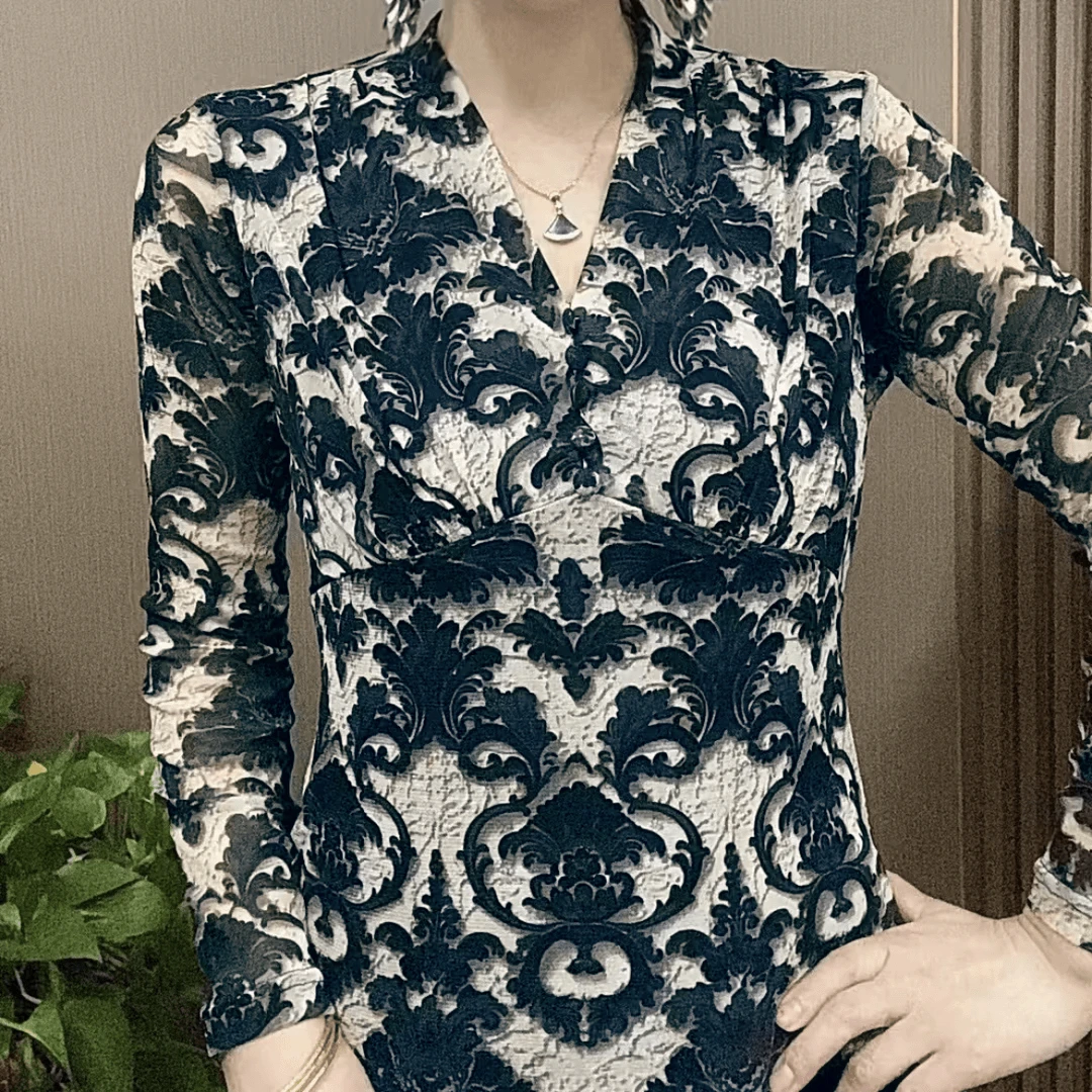 翊时尚V领印花复古风长袖2024秋季洋气减龄妈妈装气质百搭打底衫