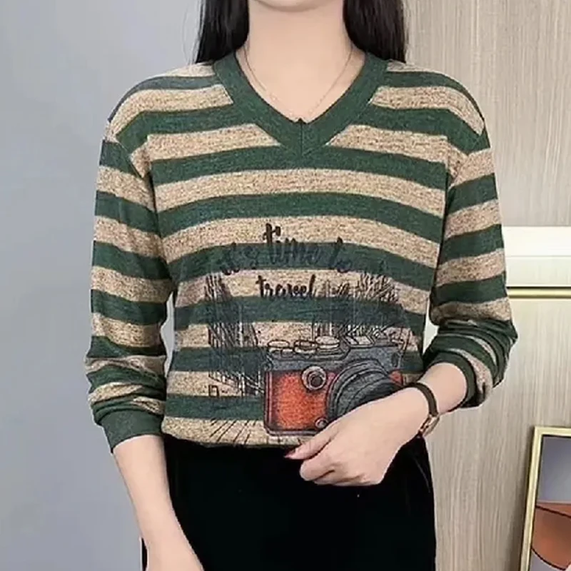 翊2024新款V领印花洋气妈妈装时尚上衣潮遮肚显瘦百搭气质长袖T恤