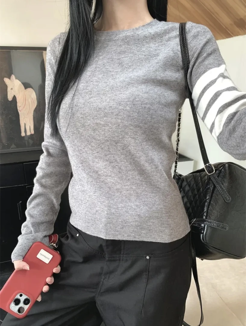 学院风薄款打底针织衫圆领长袖套头显瘦毛衣上衣小众慵懒风秋季