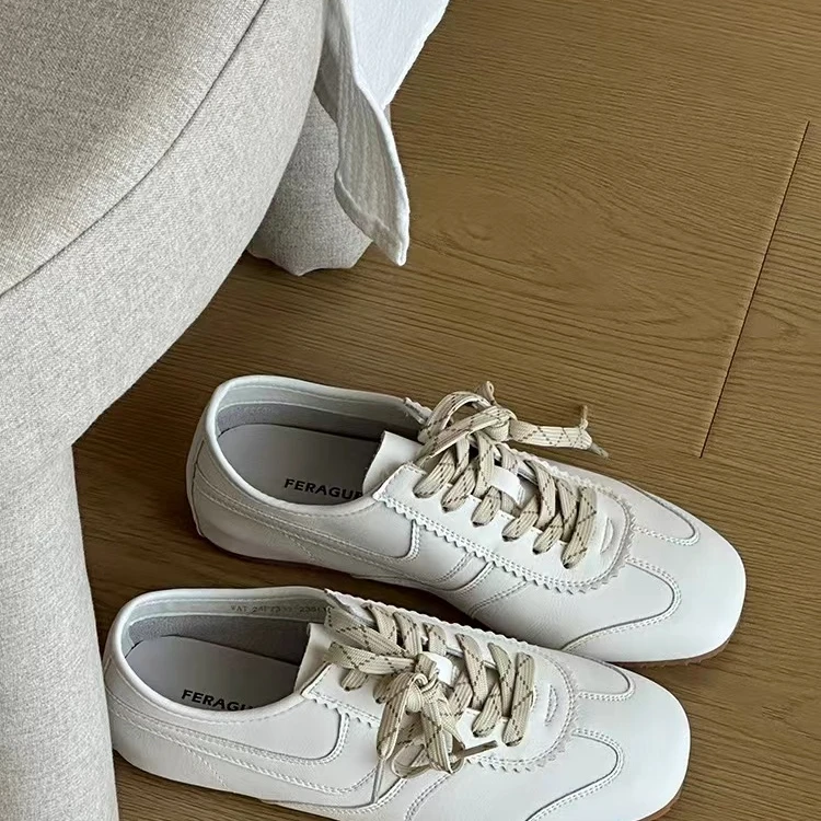 A88啊啊啊真的好喜欢 又轻又软~暴走一天的德训鞋