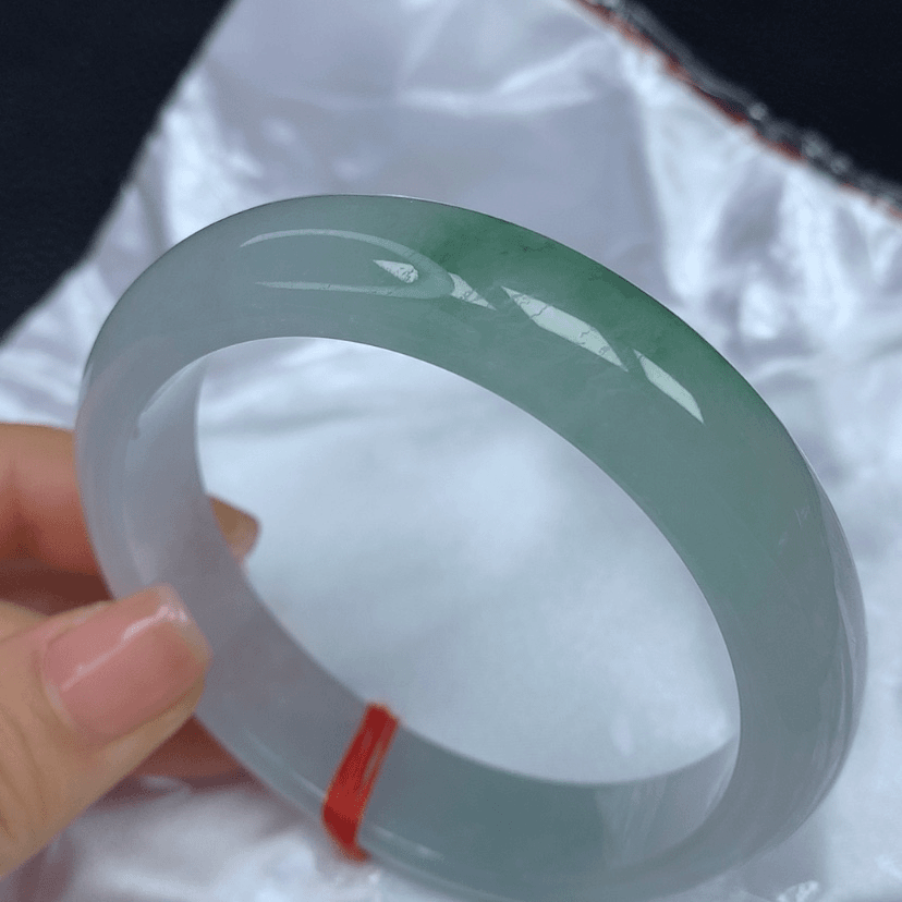 【闪购商品】翡翠手镯未镶嵌依****劳57