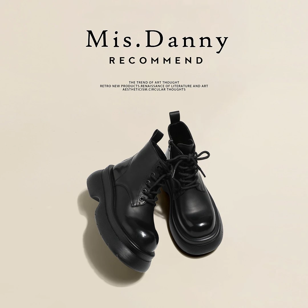MisDanny马丁靴女2024新款厚底松糕时尚大头黑色短靴春夏单靴