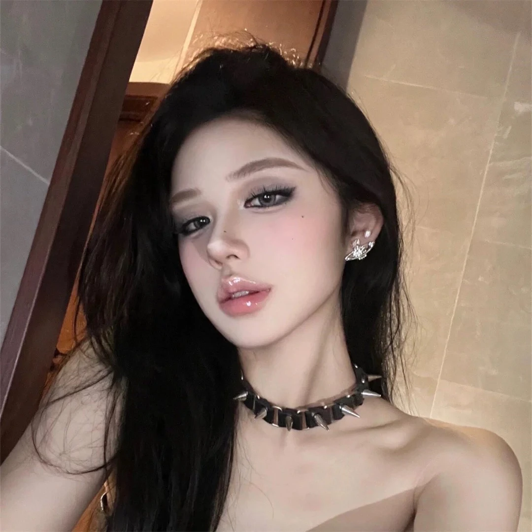 合金皮质项链 哥特风皮质项圈女夸张复古个性铆钉尖钉朋克项链