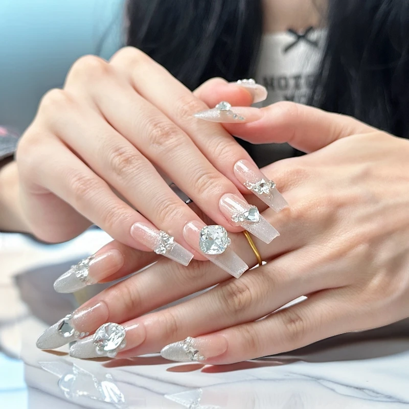 【银白世界】Maomao Nail 设计款爆闪国华钻猫眼锆石显白百搭穿戴甲