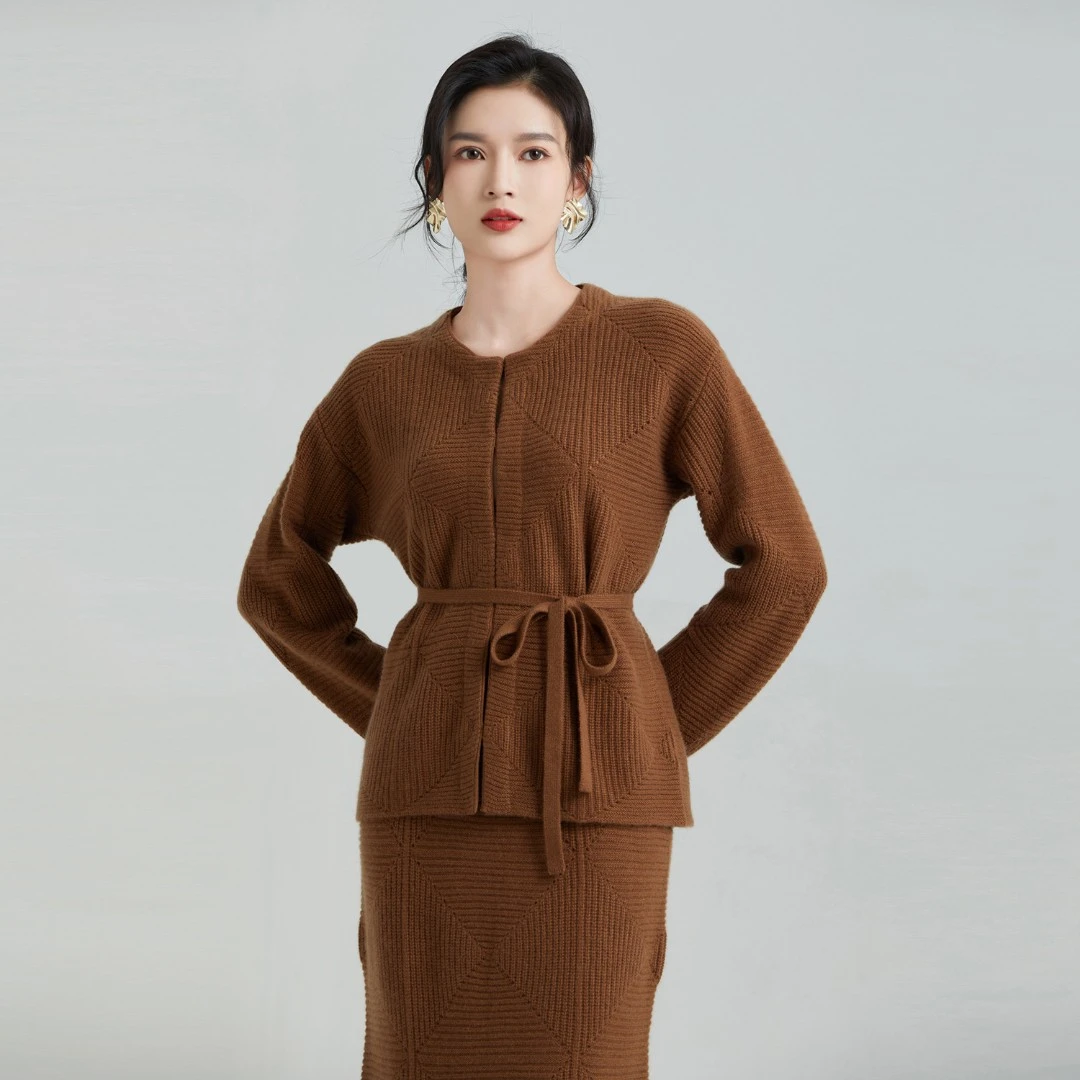 山羊绒 东黎羊绒 女士秋冬休闲菱形格复古宽松针织圆领羊绒开衫