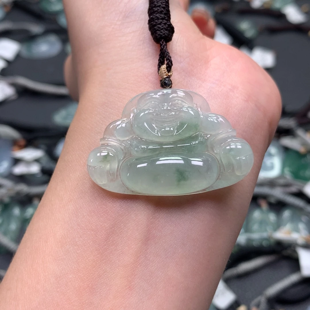翡翠颈饰未镶嵌佛公