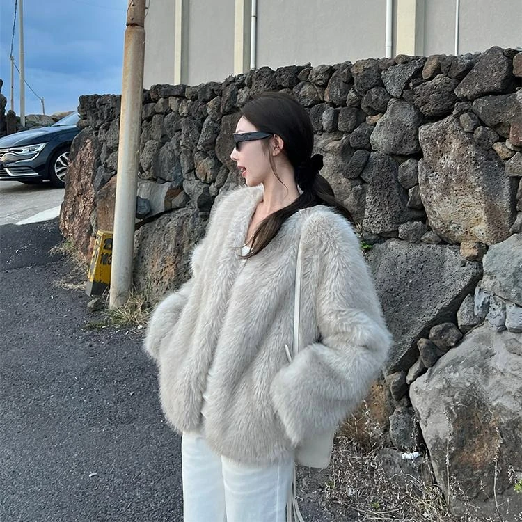 以假乱真3.0毛料升级网红爆款皮毛一体V领版本仿狐狐毛毛外套女