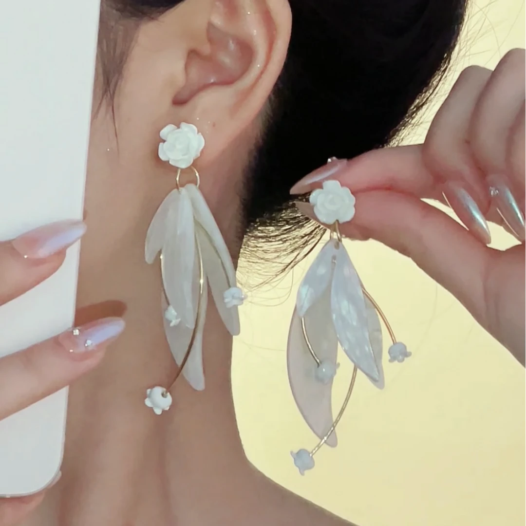 合金耳饰 白色超仙玫瑰花苞流苏耳环气质百搭仙女甜美森系耳饰女