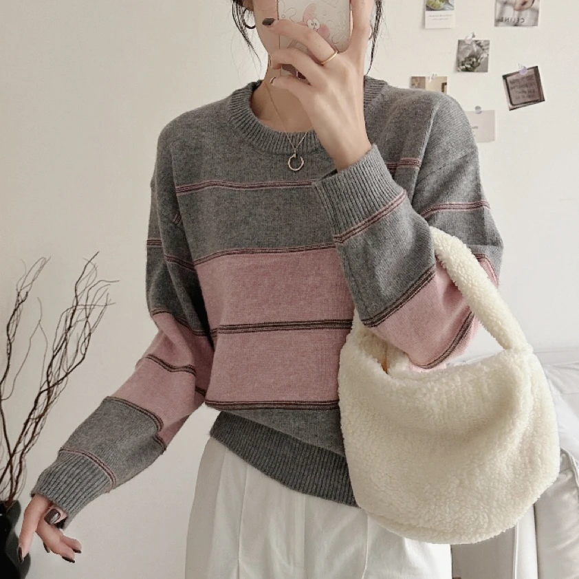 25227-【晶姐优选】浣熊绒条纹圆领长袖针织衫秋冬内搭慵懒风