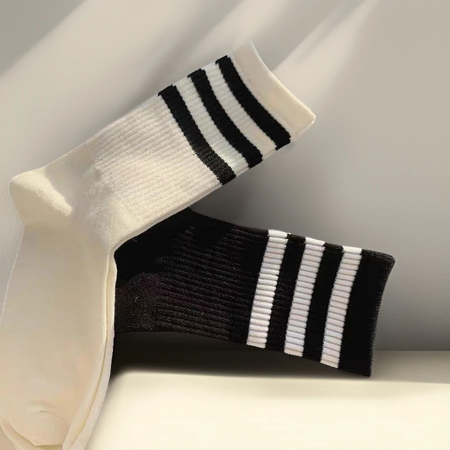 配鲨鱼裤的袜子女秋冬运动中筒袜白色ins潮网红春秋百搭条纹长袜
