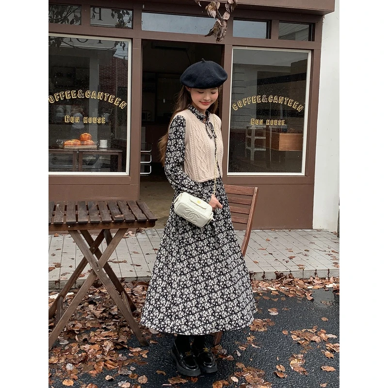 H2Q0188H2R0016何小七减龄碎花连衣裙+针织马甲胖MM遮肉两件套装