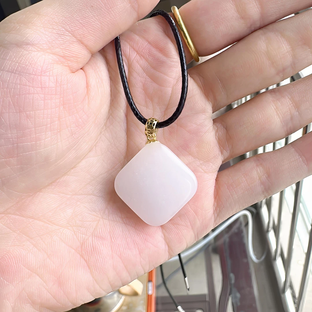 【礼品】金丝玉方糖吊坠限购1单颜色多样性发拍一发一
