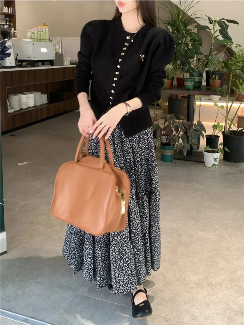 （花絮）赵露思同款春夏新款气质复古碎花拼接蛋糕长裙宽松半身裙