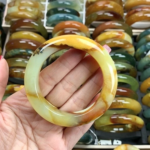 蛇纹石玉手镯未镶嵌