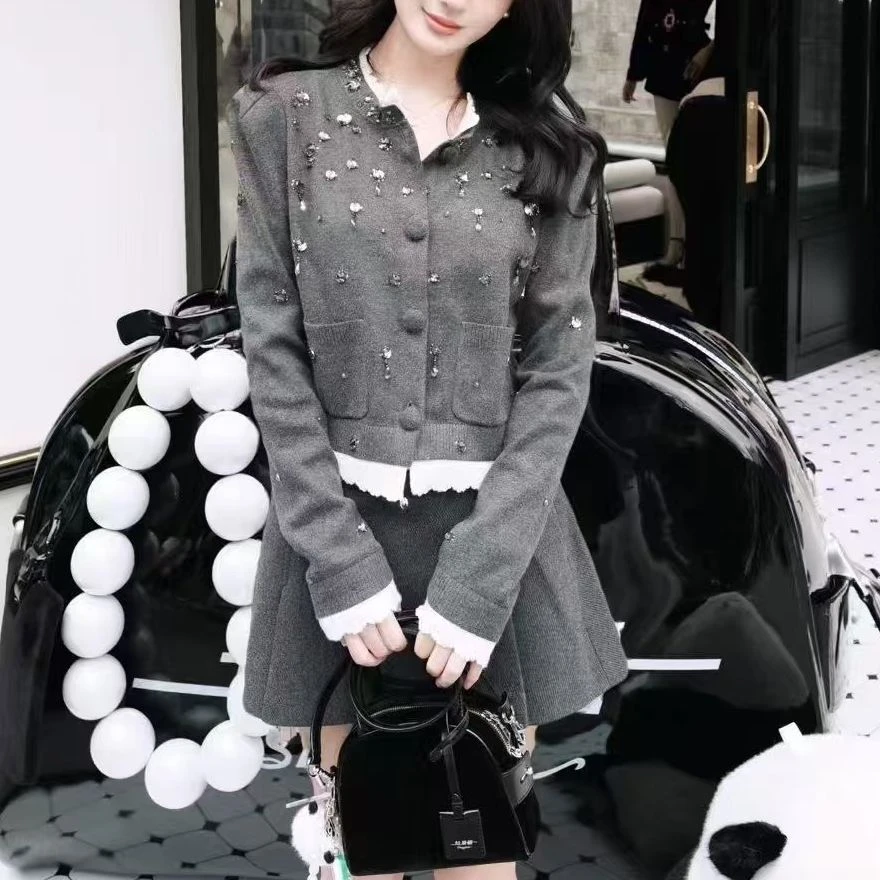 【DÉ MYSTÈRE】高级感千金格雷系经典灰色上衣/半裙套装GFC2410250