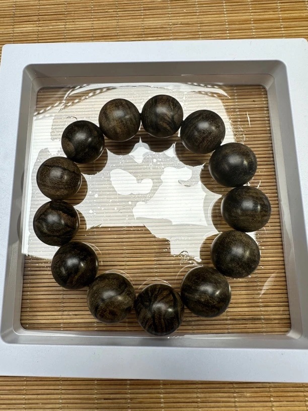 E18原生态手串1.8黑柿木虫漏香味柔和