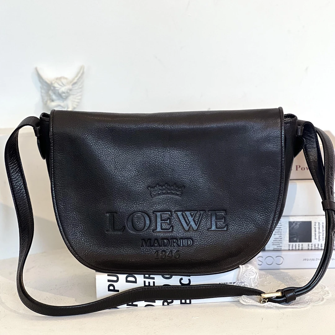 95新 LOEWE/罗意威 中古邮差包翻盖斜挎包/成色以直播间为标准