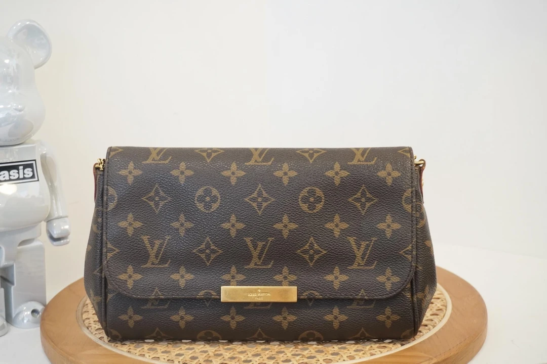 95新 LouisVuitton/路易威登 挚爱favorite中号翻盖包斜挎包/F