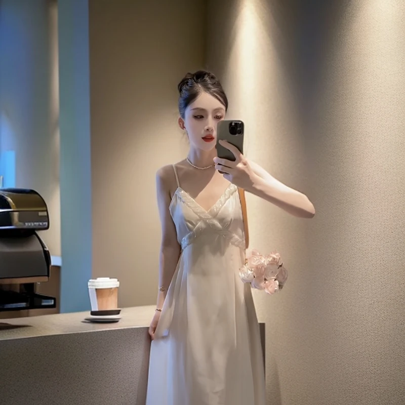 Nalian/拿恋-洋洋严选-法式温柔风性感V领吊带连衣裙女 YY69869