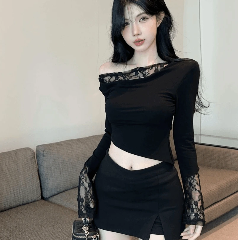 2早秋新款别致蕾丝拼接荡领假两件上衣设计感不规则辣妹短款T恤潮
