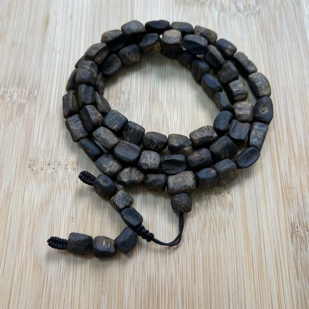 海南沉香天然沉水包头多圈随型多样性发一