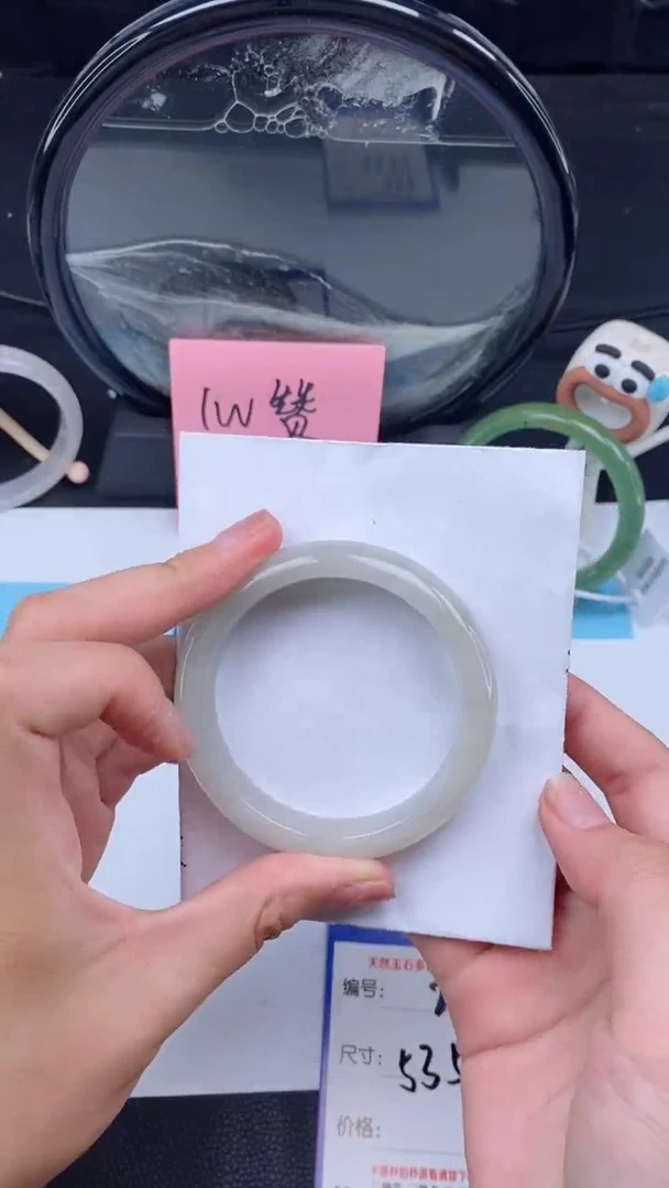 【闪购商品】石英质玉手镯未镶嵌257