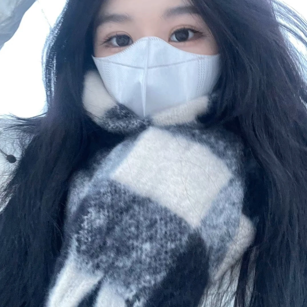 冬季黑米格子围巾女冬季韩系百搭加厚保暖毛绒感氛围感蓝色围脖潮