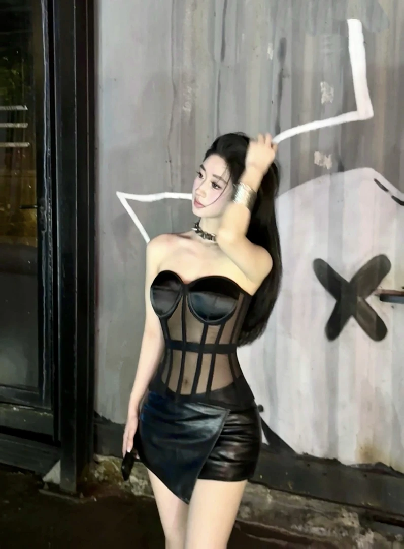 HOT GIRL 黑色网纱修身鱼骨上衣 辣妹必备【3D小蛮腰】