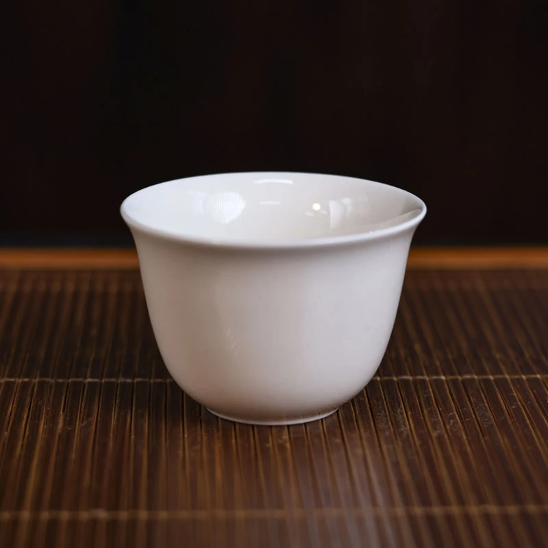 【见珊】草木灰小撇口杯40ml（Q5316）